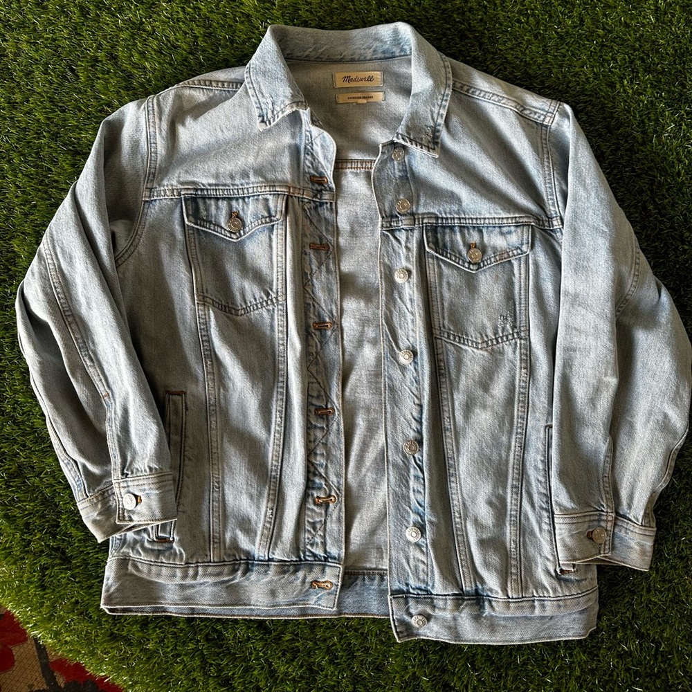 Jean Jacket Madewell oversized trucker jacket women’s size small light wash EUC